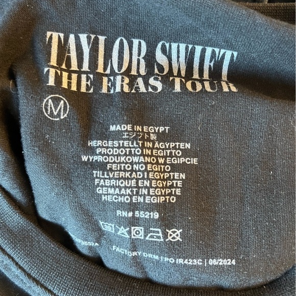 Taylor Swift The Eras Tour Concert Tee Merch Black Tee Medium - Picture 9 of 9
